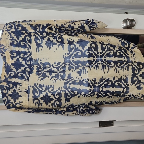 Navy and Cream Women's Top - Picture 6 of 9